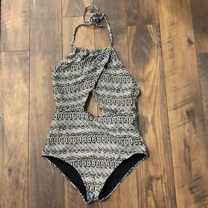 Old Navy - One piece bathing suit